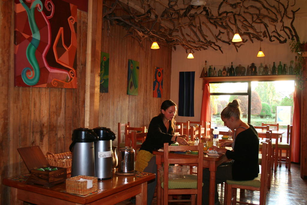 Patagonia Adventure Hostel Puerto Natales Exteriör bild